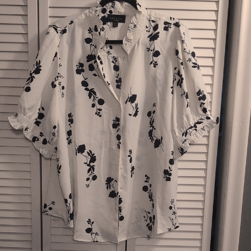 Premise Black and White Floral Blouse
